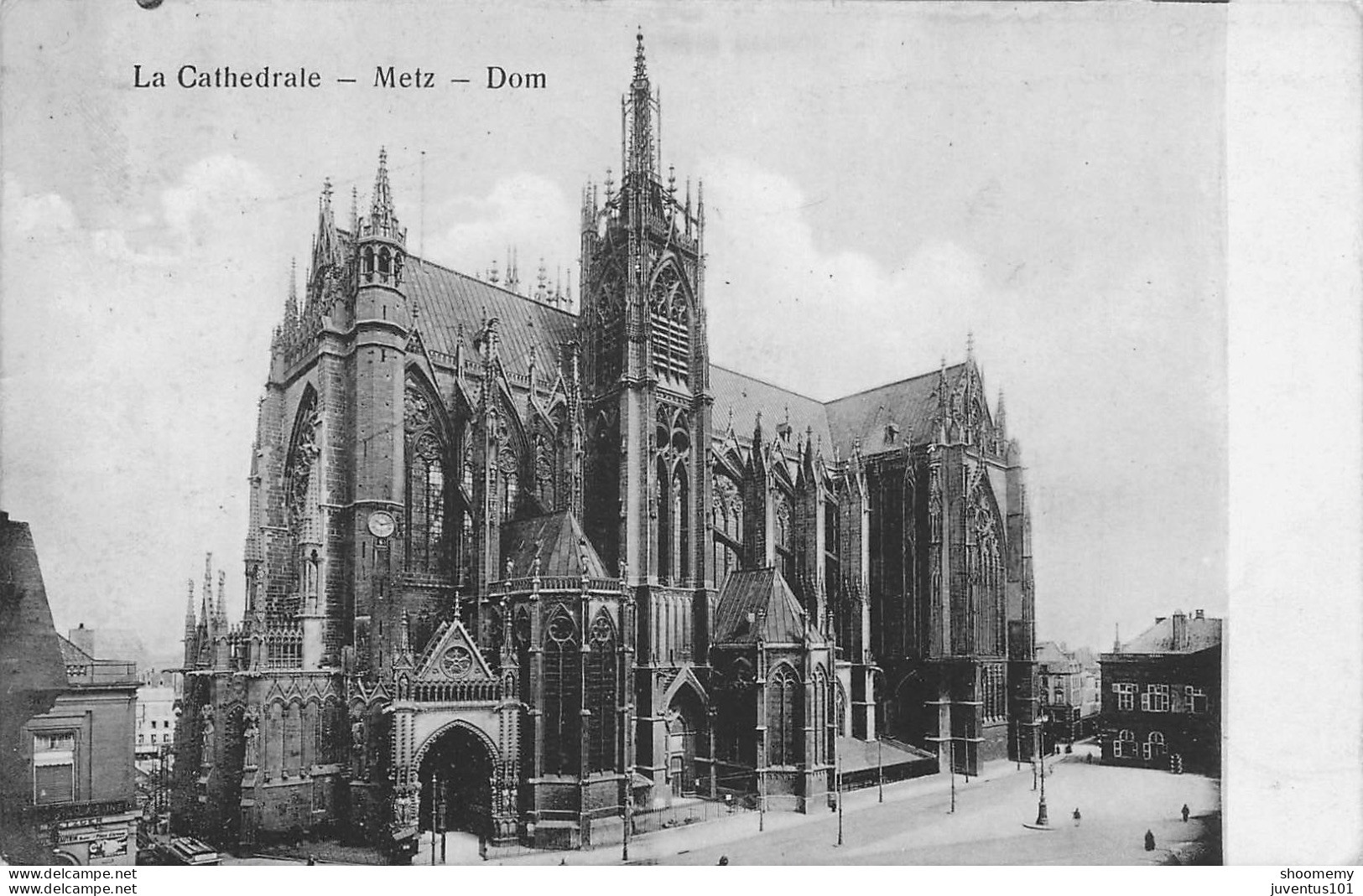 CPA Metz-La Cathédrale-Timbre    L2313 - Metz