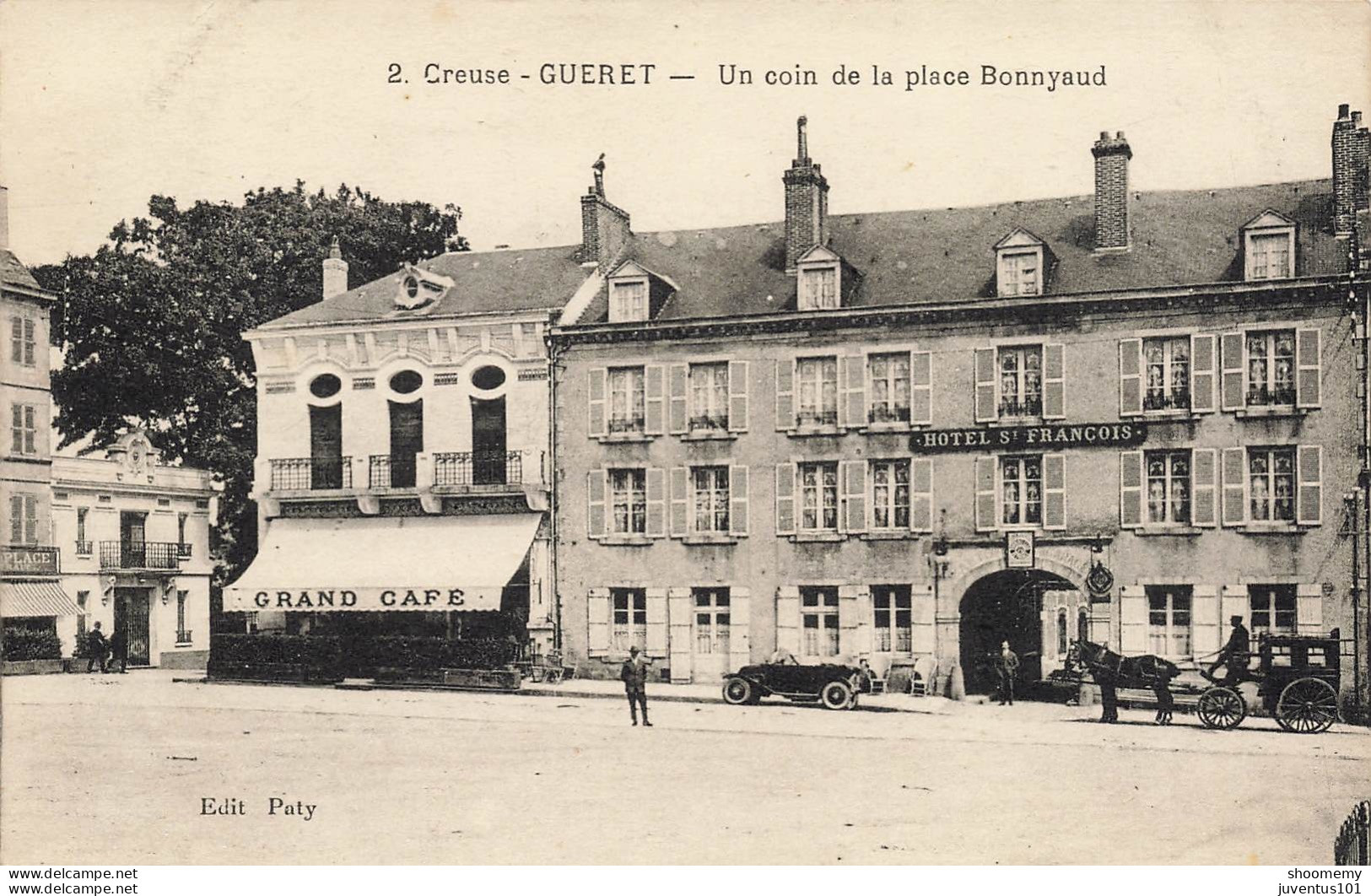 CPA Guéret-Un Coin De La Place Bonnyaud-2      L2444 - Guéret