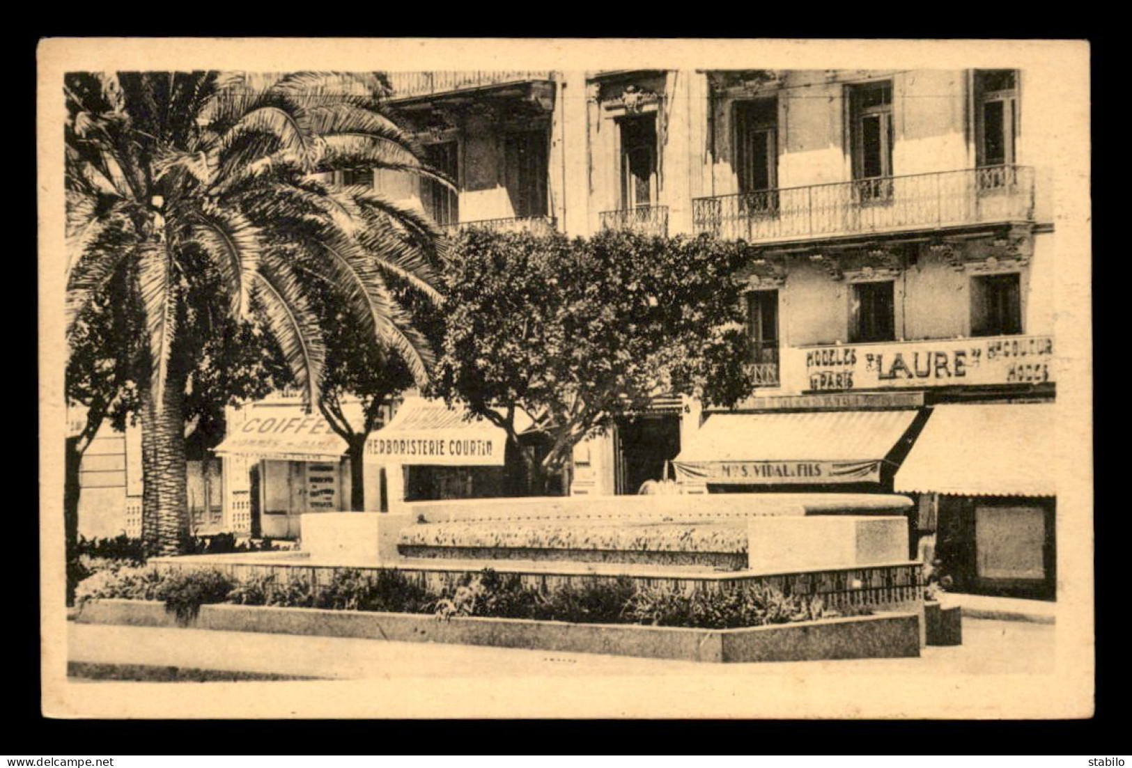 ALGERIE - ALGER - LA FONTAINE LUMINEUSE PLACE BUGEAUD - HERBORISTERIE COURTIN - MAGASIN S. VIDAL - HTE COUTURE LAURE - Algiers