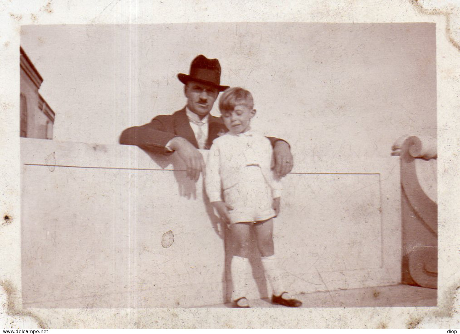 Photographie Photo Vintage Snapshot Enfant Chapeau Hat Mode P&egrave;re - Personas Anónimos