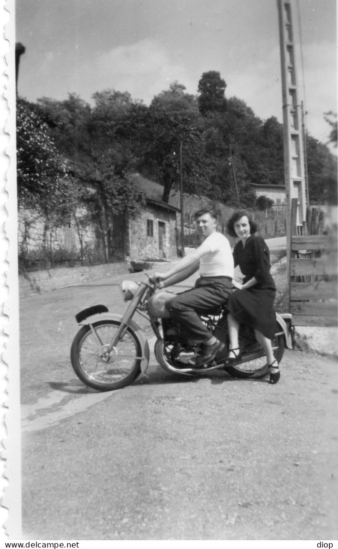 Photographie Photo Vintage Snapshot Moto Motocyclette Motocycle - Andere & Zonder Classificatie