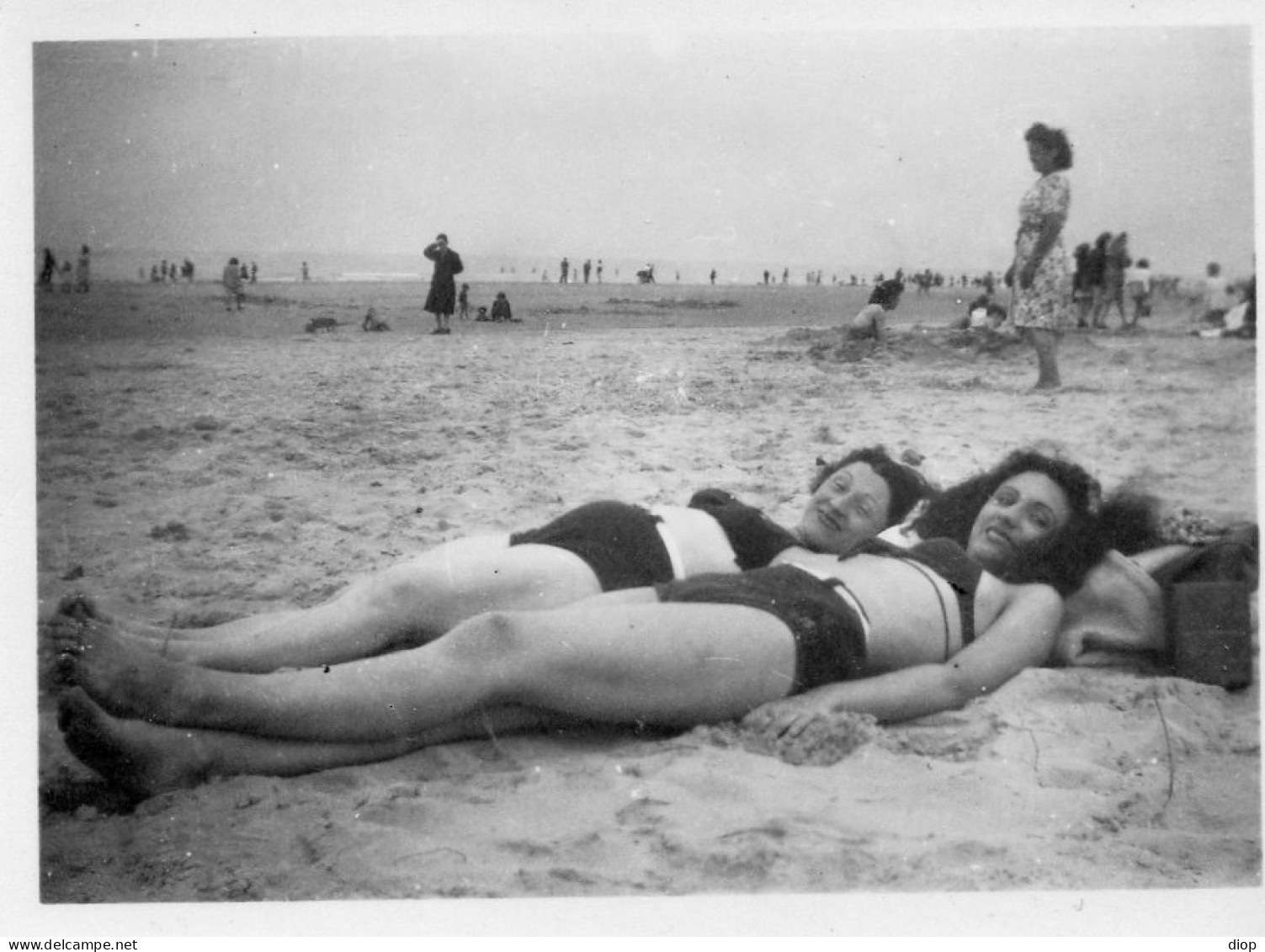 Photographie Photo Vintage Snapshot Plage Bain Maillot De Bain Bikini - Places