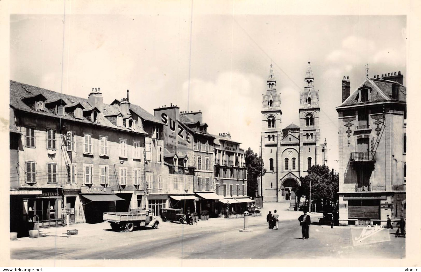 P-24-Mi-Is-1273 :  RODEZ. CARREFOUR SAINT-CYRICE ET EGLISE DU SACRE-COEUR. CAMION - Rodez