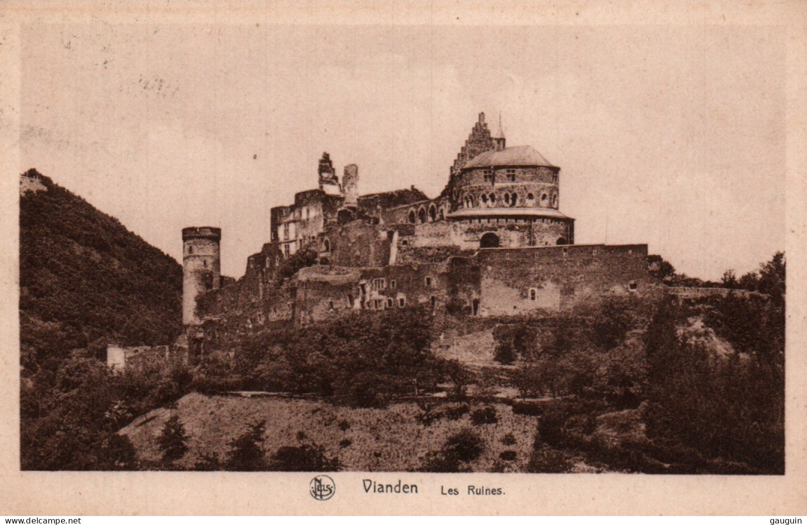 CPA - VIANDEN - Vues Panoramiques Du Château (les Ruines) ... LOT 3 CP / Edition E.A.Schaack - Vianden