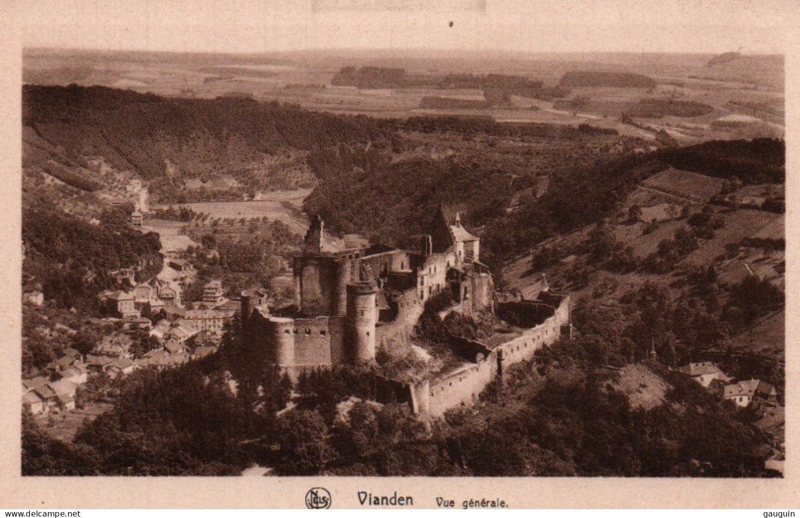 CPA - VIANDEN - Vues Panoramiques Du Château (les Ruines) ... LOT 3 CP / Edition E.A.Schaack - Vianden