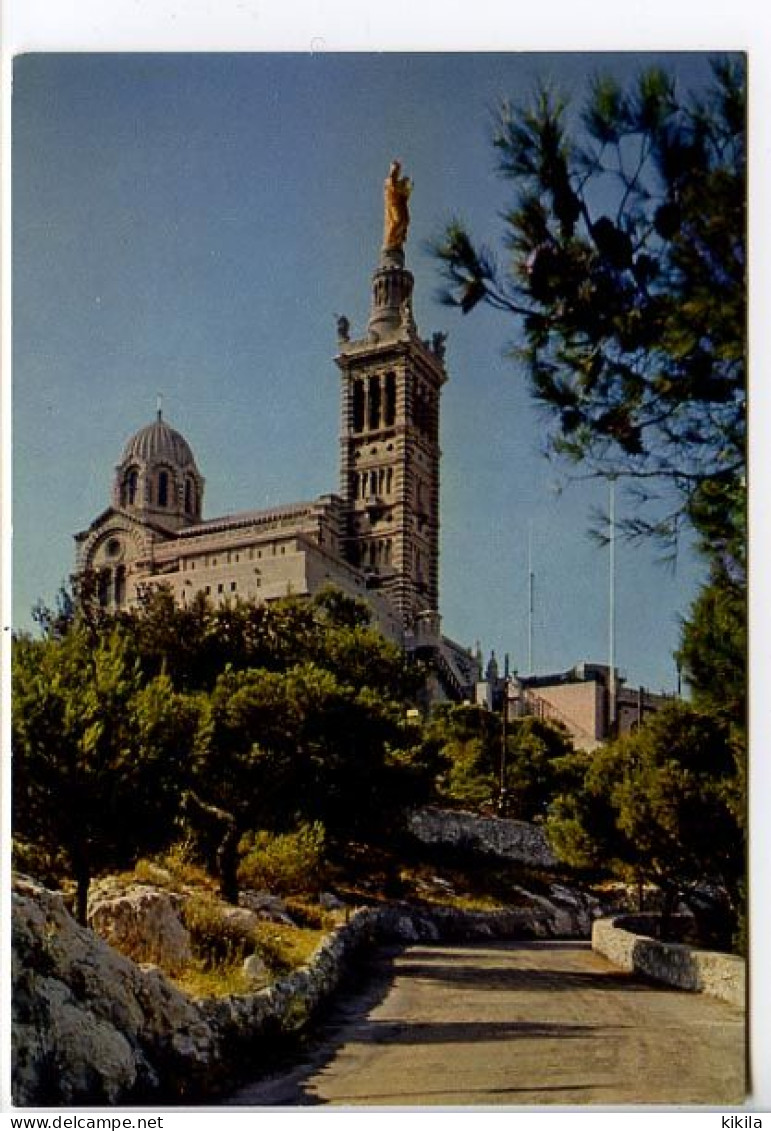 CPSM 10.5 X 15 Bouche-du-Rhône MARSEILLE  Basilique Notre Dame De La Garde - Notre-Dame De La Garde, Aufzug Und Marienfigur