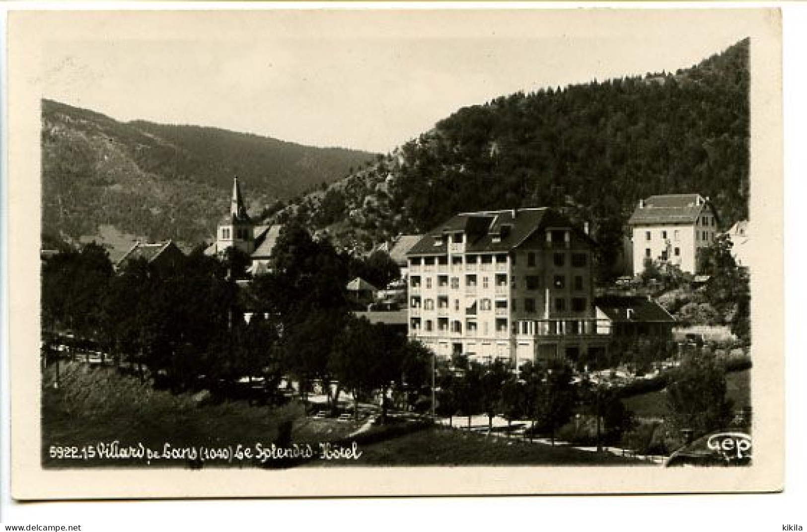 CPSM GEP  9 X 14 Isère  VILLARD DE LANS (1040) Le Splendid-Hôtel   Eglise - Villard-de-Lans