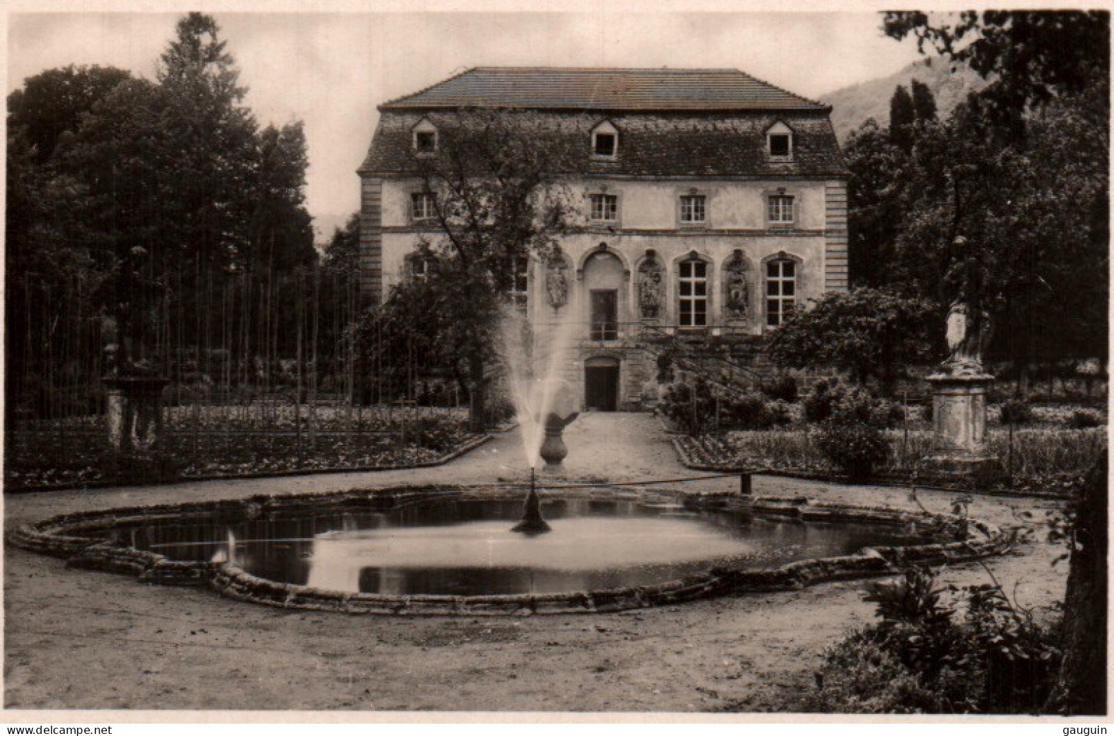 CPA - ECHTERNACH - Jardin De L'ancienne Abbaye - Edition M.Gehlen - Echternach