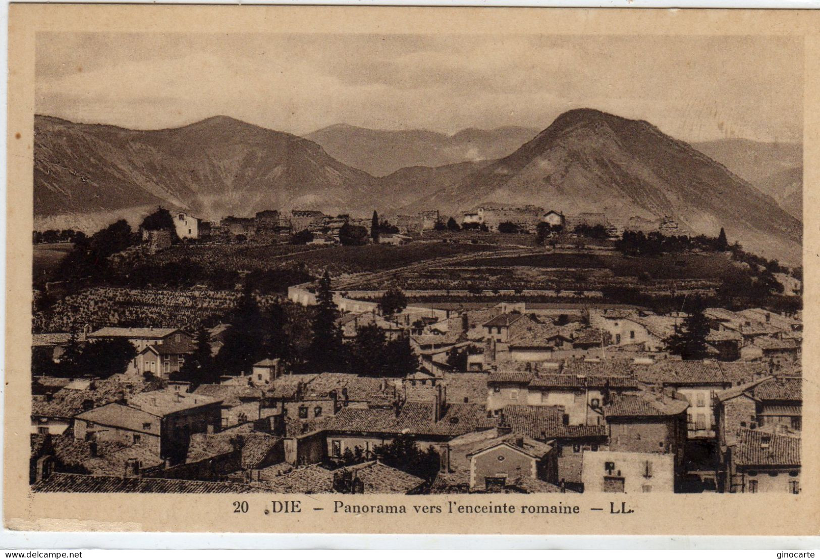 Die Panorama Vers L'enceinte Romaine - Die