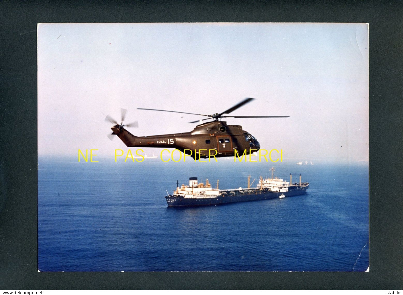 HELICOPTERE SURVOLANT UN CARGO - CLICHE AEROSPATIALE - GRAND FORMAT 18 X 24 - Aviation
