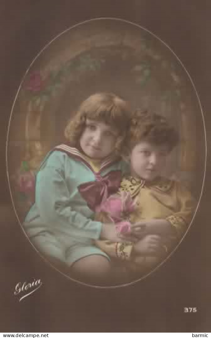 FANTAISIE, DEUX ENFANTS DANS UN MEDAILLON COULEUR  REF 16142 - Autres & Non Classés