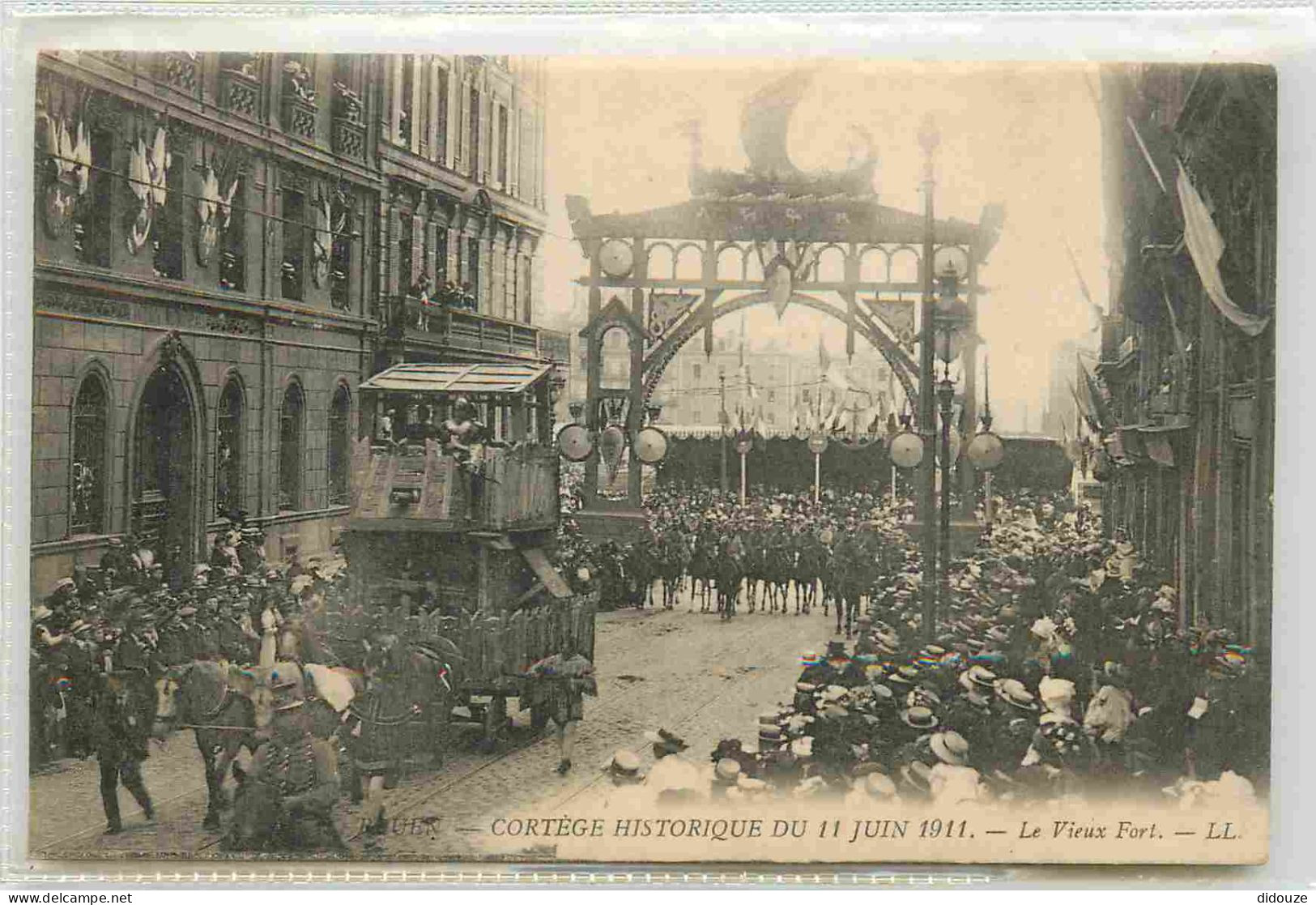 76 - Rouen - Millénaire Normand 1911 - Cortège Historique Du 11 Juin - Le Vieux Fort - Animée - CPA - Etat Carte Qui Se  - Rouen