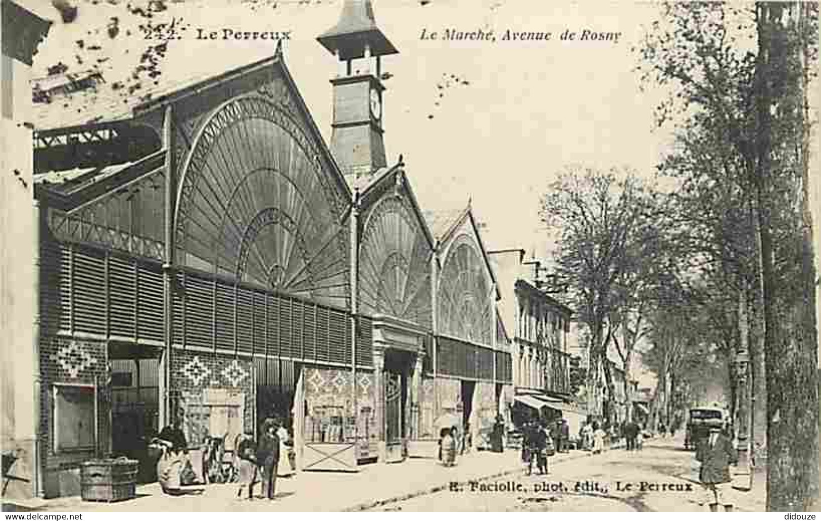 94 - Le Perreux - Le Marché - Avenue De Rosny - Animé - CPA - Voir Scans Recto-Verso - Le Perreux Sur Marne