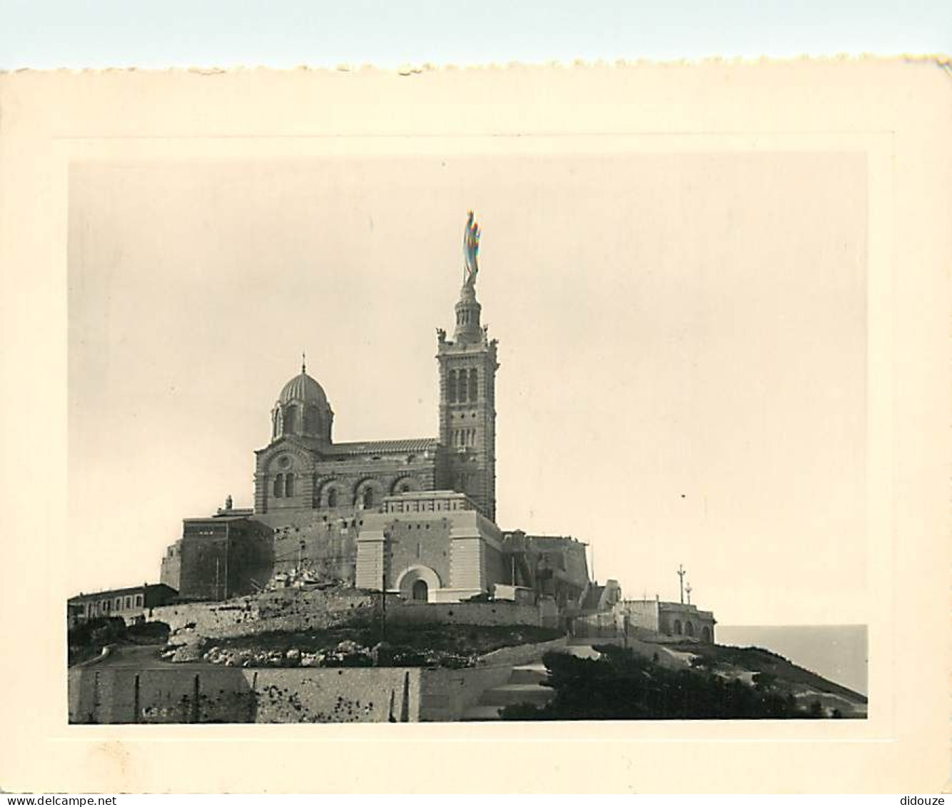 13 - Marseille - Basilique De Notre-Dame De La Garde - CPSM Grand Format - Voir Scans Recto-Verso - Notre-Dame De La Garde, Funicolare E Vergine