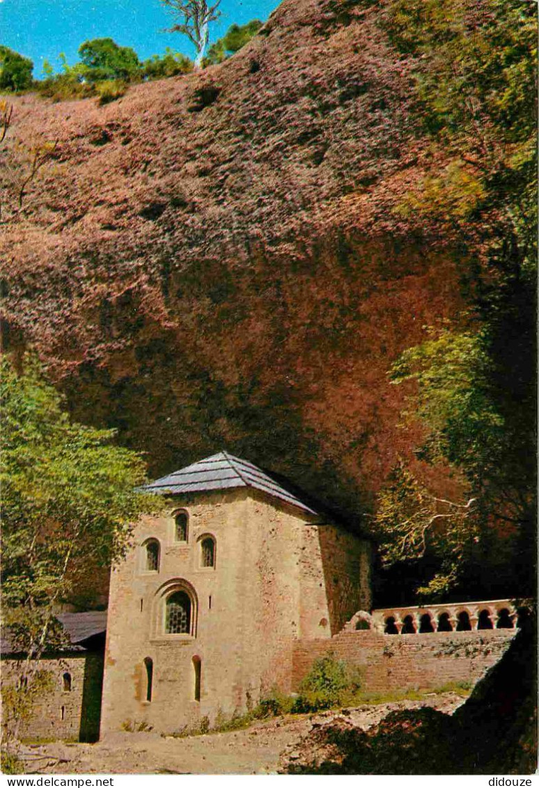 Espagne - Espana - Aragon - Huesca - Alto Aragon - San Juan De La Pena - Vista Del Monasterio Bajo La Roca - Haut Aragon - Huesca