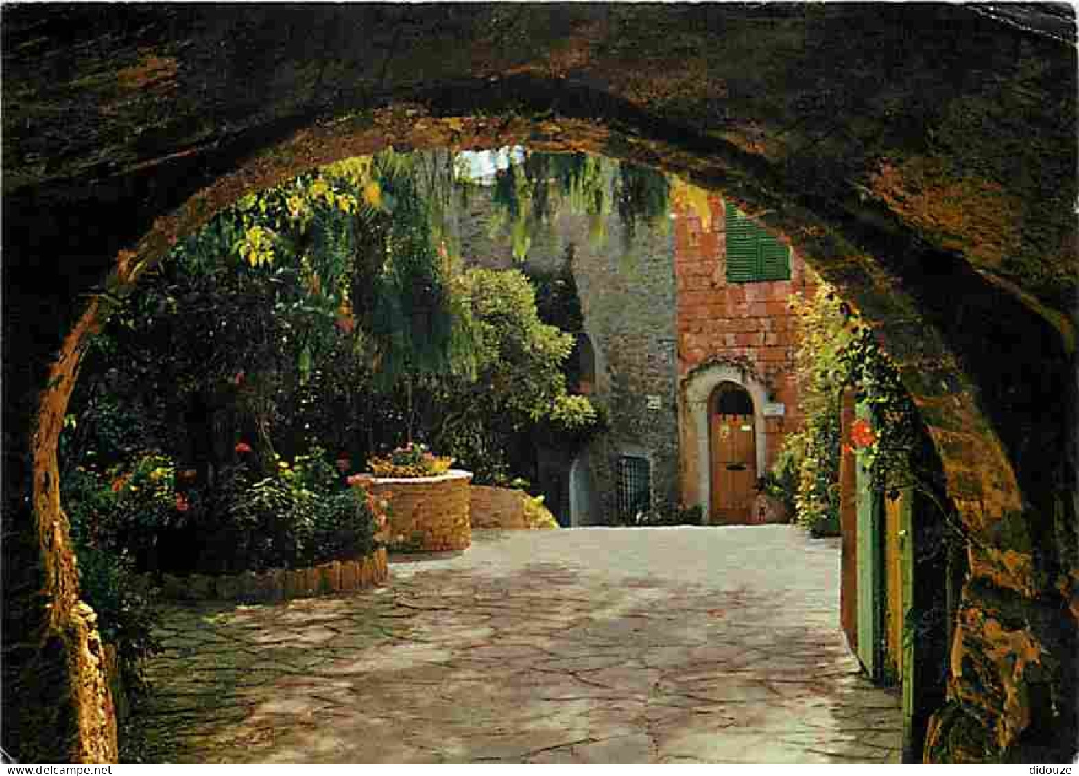 83 - Bormes Les Mimosas - Un Cubert Poulid Cantoun - Fleurs - CPM - Voir Scans Recto-Verso - Bormes-les-Mimosas