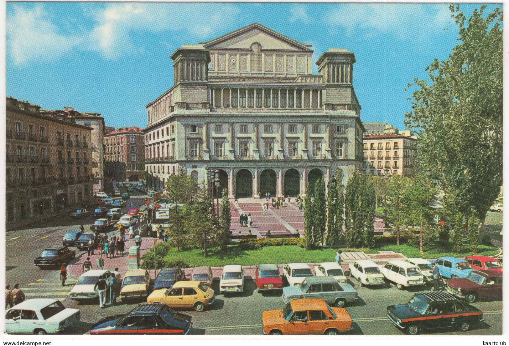 Madrid: RENAULT 12 TAXI, 8, SEAT TAXI'S, CITROËN AMI BREAK, SIMCA 1000, PEUGEOT 404 BREAK - Teatro De La Opera - (Spain) - Toerisme