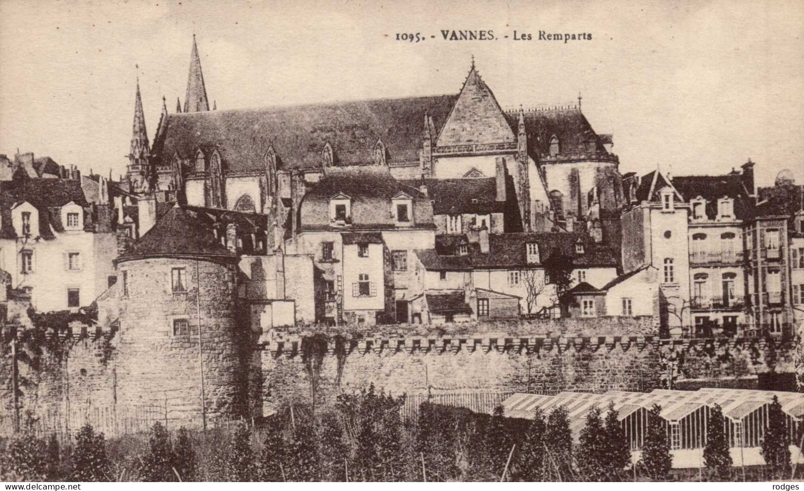 56 , Cpa  VANNES , 1095 , Les Remparts (14985.V24) - Vannes