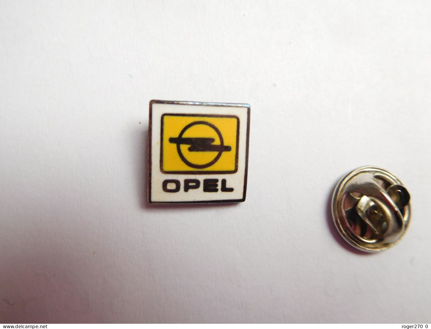 Beau Pin's En EGF , Auto Opel , Logo Avec Verso Quadrillé - Opel