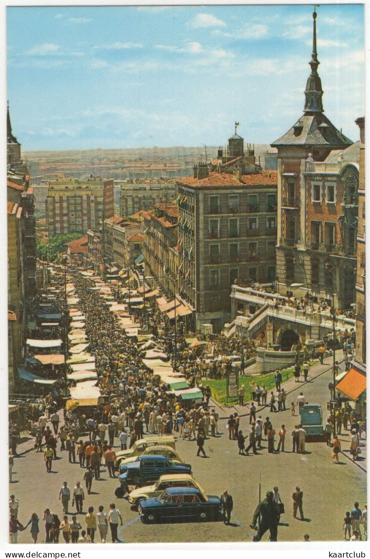 Madrid: SEAT 124, CITROËN DYANE, 2CV, 2CV AZU, 2x 'PIAGGIO APE' - Panoramica Del Rastro - (Spain) - Turismo