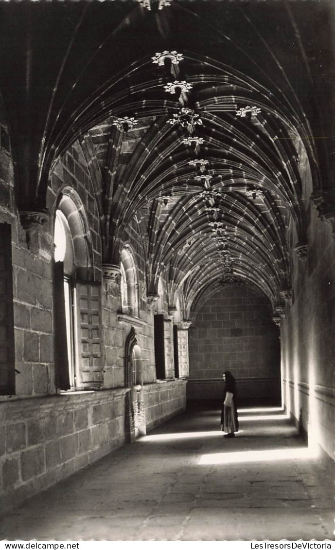 ESPAGNE - Avila - Couvent De Saint Thomas - Intérieur De Cloître De De Profonduis - Animé - Carte Postale - Ávila