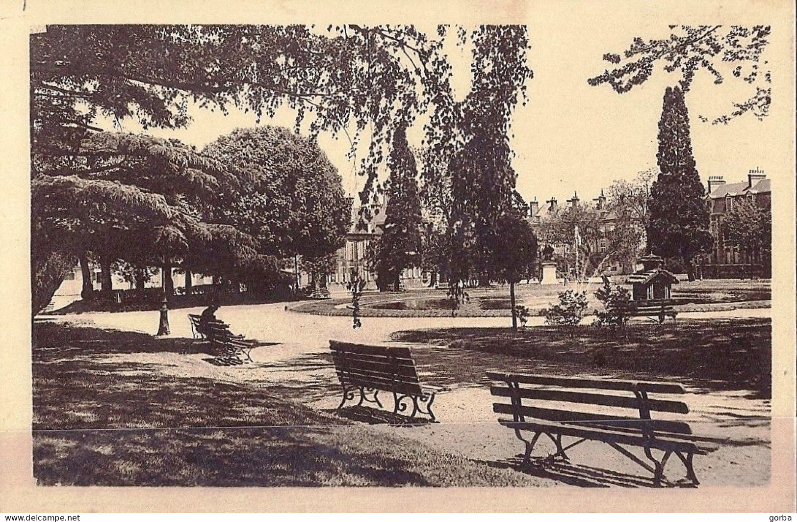 *CPA - 03 - MOULINS - Square - Moulins