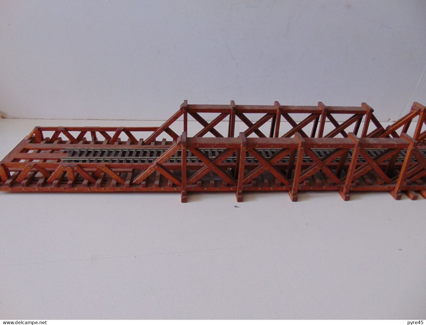 Maquette de pont en bois pour train HO 65.5 x 5.5 x 10 cm