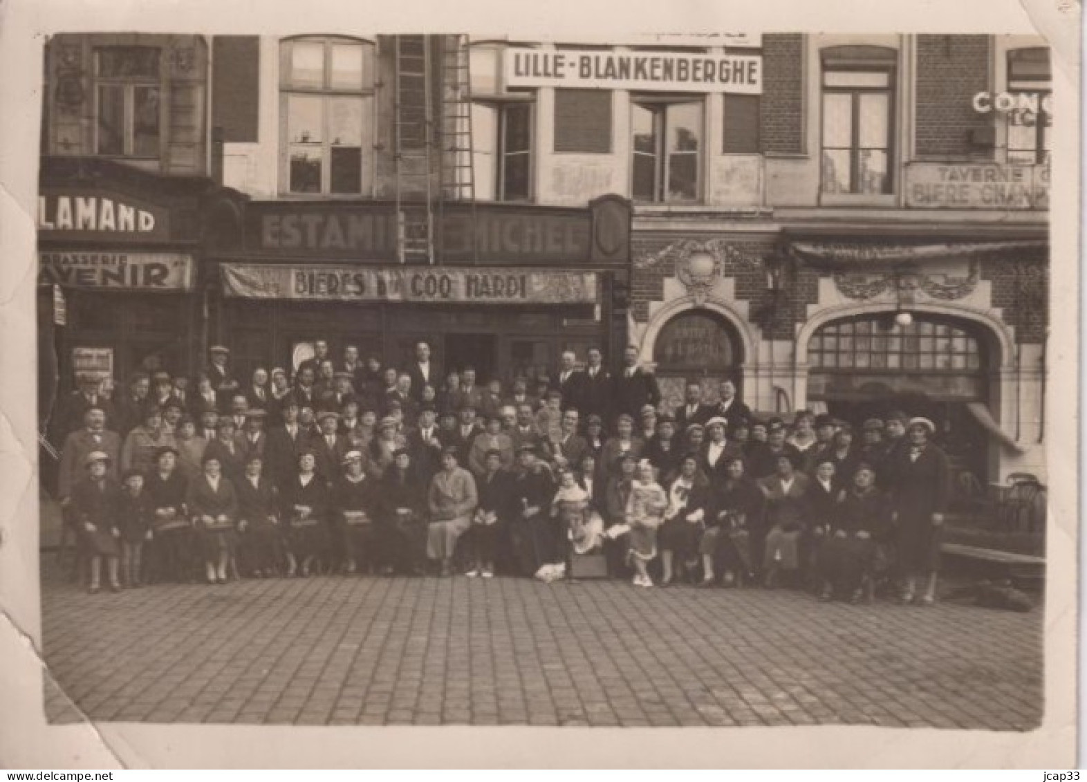 59 LILLE  -  PHOTO GROUPE DE PERSONNES DEVANT ESTAMINET  -  LILLE - BLANKENBERGHE  - - Lieux