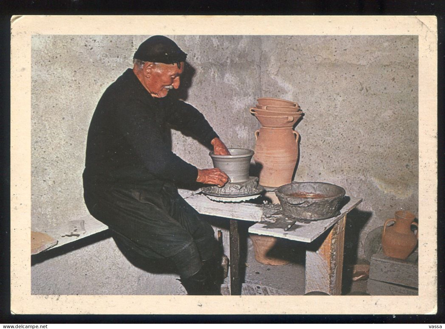 CRETE  - "potier Au Travail - Cretan Poter Working - Greece-  Poterie Grèce - Greece