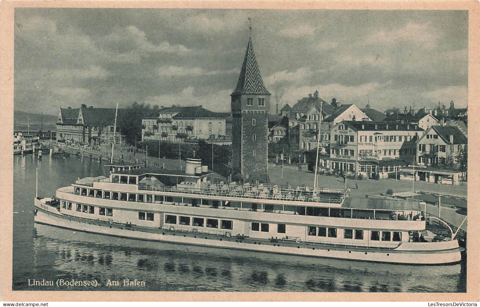 ALLEMAGNE - Lindau (Bedensee) - Am Hafen - Bateaux - Animé - Vue Sur Une Partie De La Ville - Carte Postale Ancienne - Lindau A. Bodensee