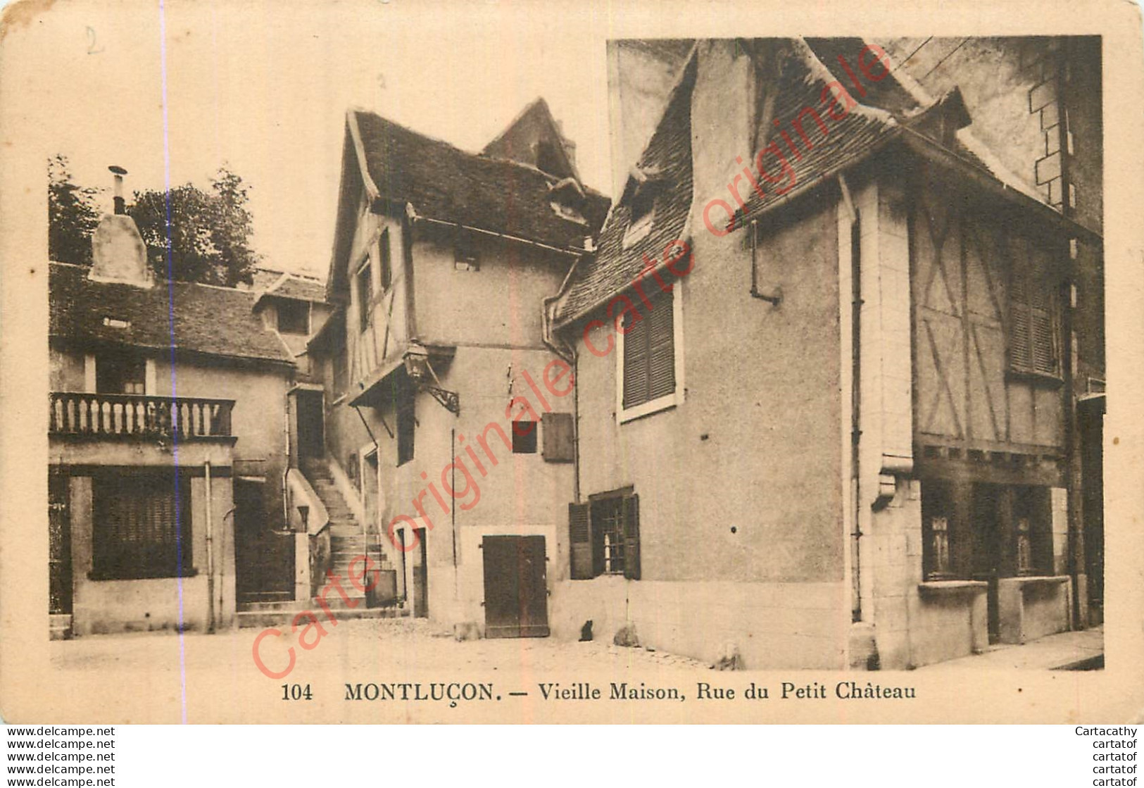 03.  MONTLUCON .  Vieille Maison Rue Du Petit Château . - Montlucon