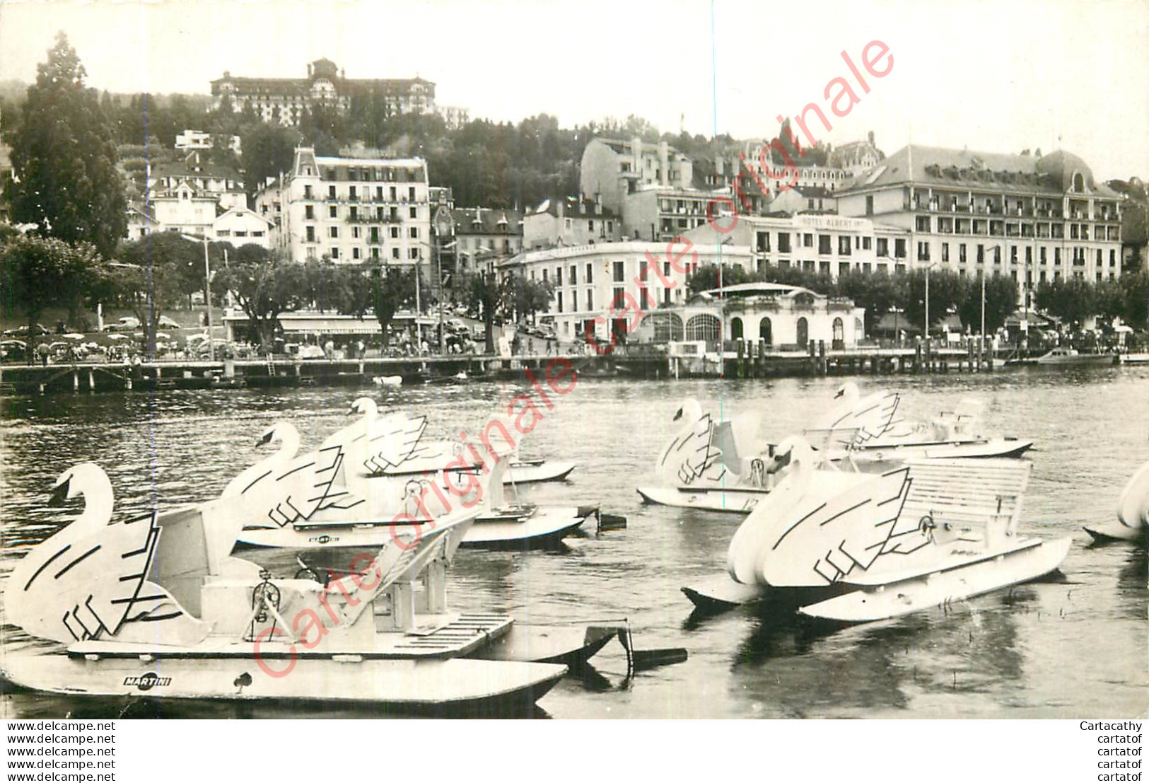 74.  EVIAN LES BAINS .  Le Port Et Les Hôtels . - Evian-les-Bains