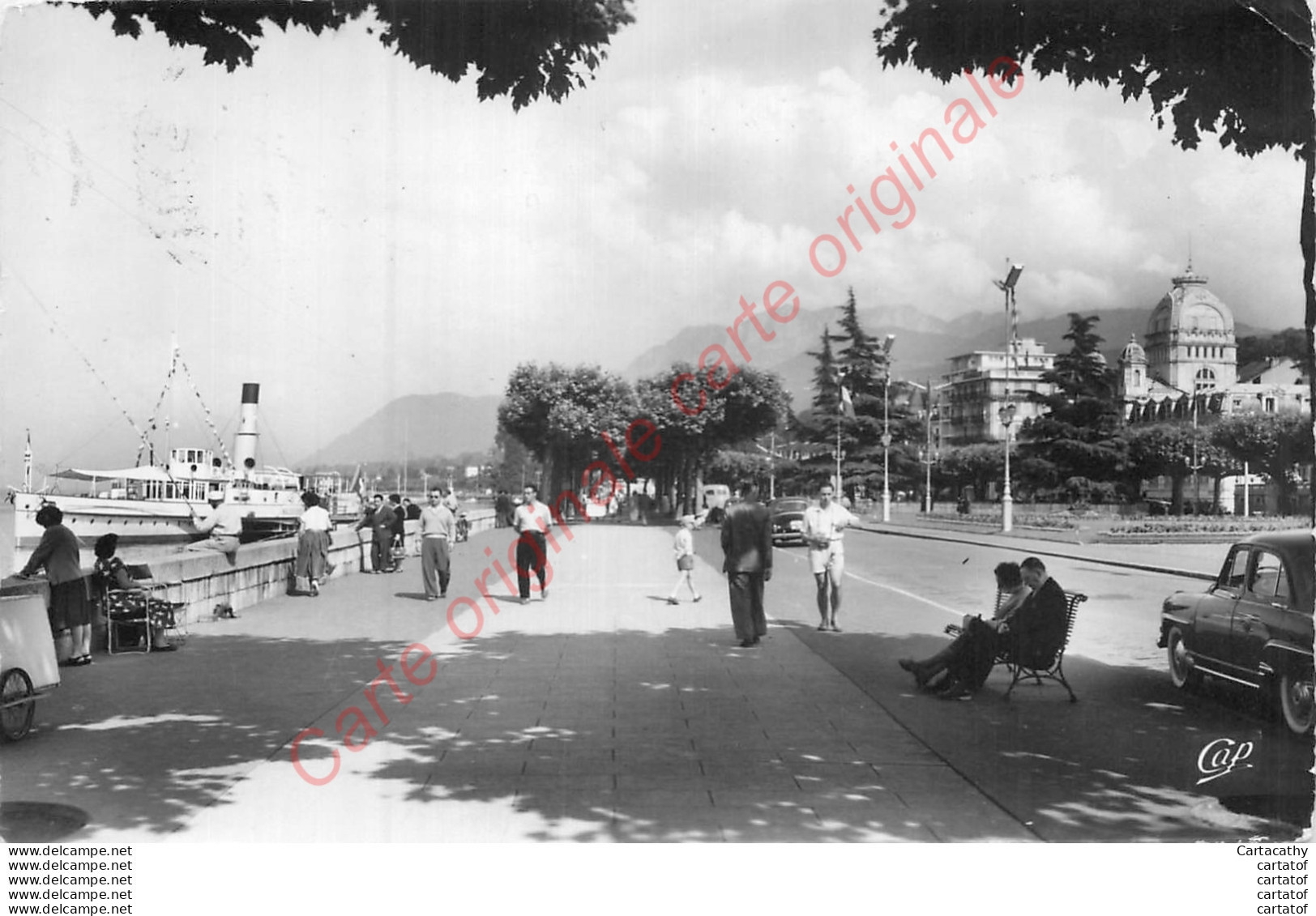 74.  EVIAN LES BAINS .  Le Quai Baron De Blonay Et Le Thermal .  - Evian-les-Bains