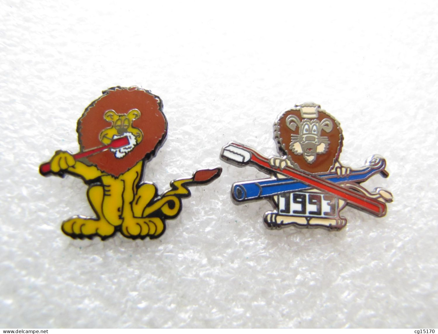 PIN'S   LOT  2  LION  DENTIFRICE    BROSSE A DENT           Email Grand Feu - Other & Unclassified