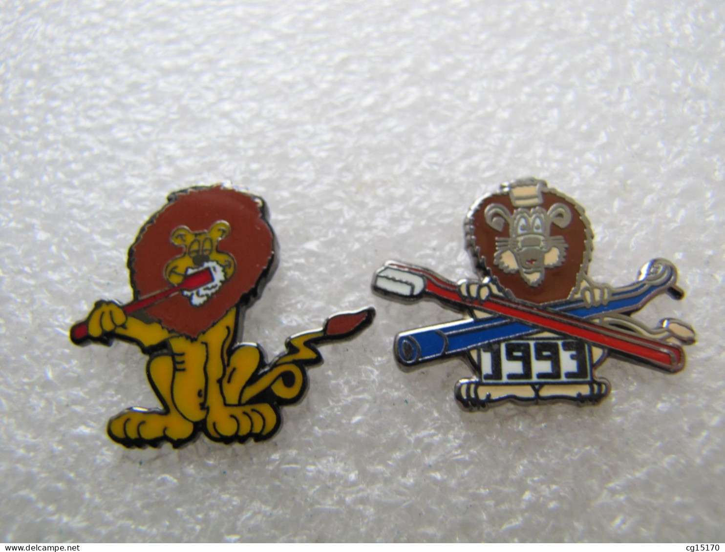 PIN'S   LOT  2  LION  DENTIFRICE    BROSSE A DENT           Email Grand Feu - Sonstige & Ohne Zuordnung