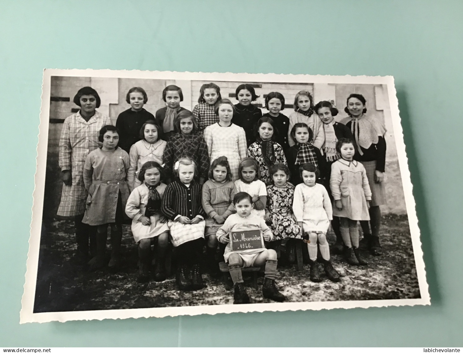 La Mesnière ( Orne ) - Photo De Classe. 1946. - 17,9 X 11,7 Cm. - Automobile