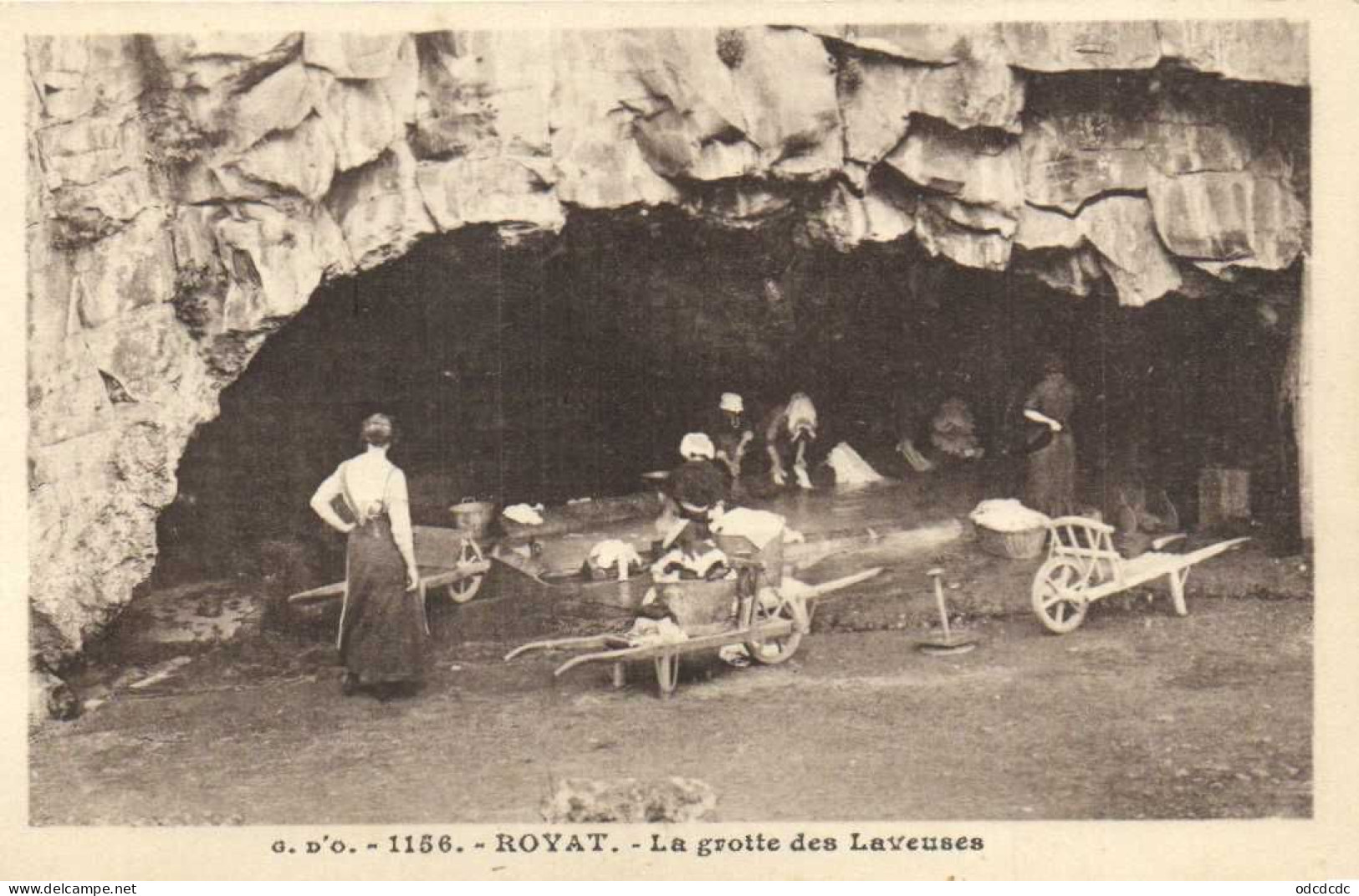 ROYAT  La Grotte Des Laveuses Belle Animation RV - Royat