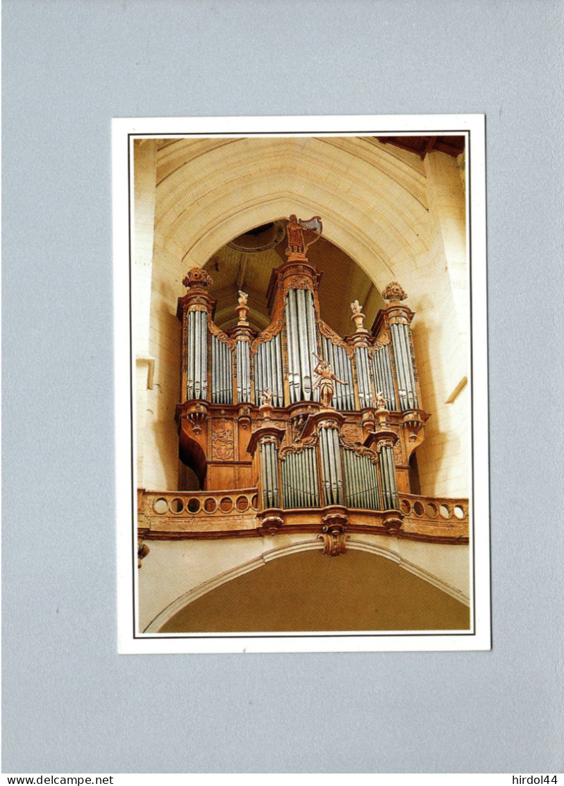 Saintes (17) : La Cathedrale Saint Pierre - L'orgue - Saintes