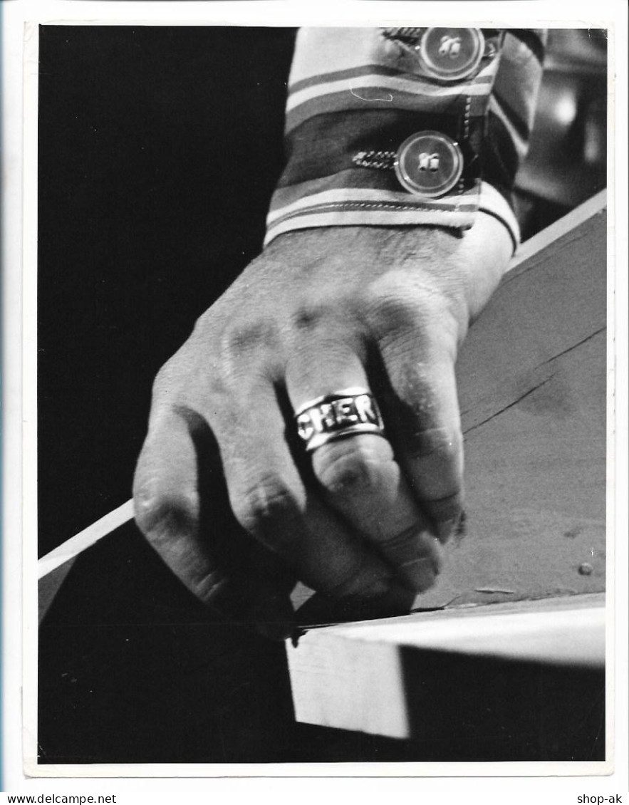C6337/ Sonny Bono  Cher-Ring  Pressefoto Foto 26 X 20 Cm Ca.1968 - Andere & Zonder Classificatie