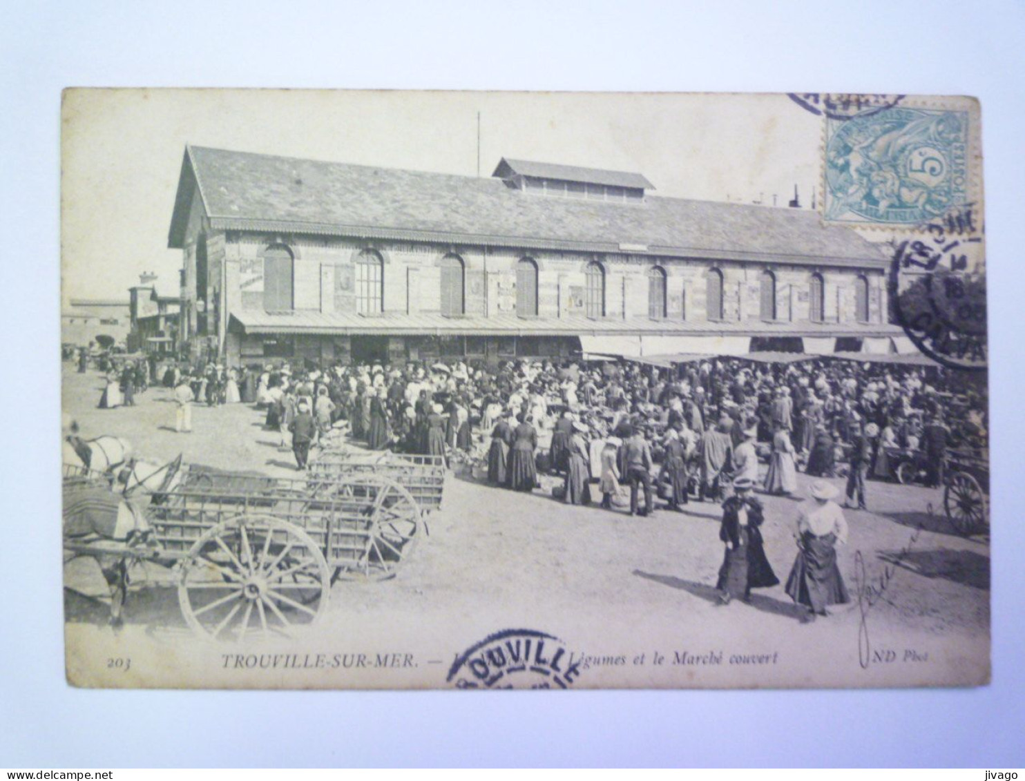 2024 - 1754  TROUVILLE-SUR-MER  (Calvados)  :  Le Marché Aux Légumes Et Le Marché Couvert   1905   XXX - Trouville