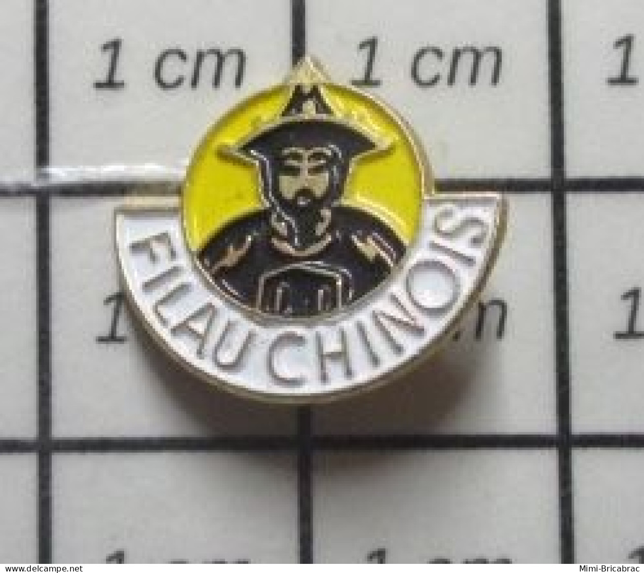 811A Pin's Pins / Beau Et Rare / MARQUES / FILAU CHINOIS - Markennamen