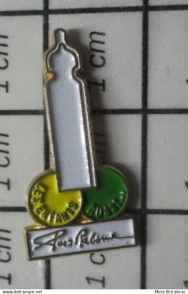 811A Pin's Pins / Beau Et Rare / PARFUMS / PARFUM PACO RABANNE LES ENFANTS AUSSI BIBERON - Profumi