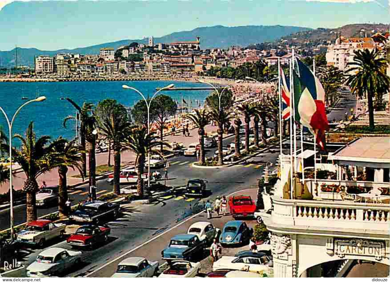 Automobiles - Cannes - La Croisette Et Le Suquet Vue Du Carlton Hotel - CPM - Voir Scans Recto-Verso - Toerisme