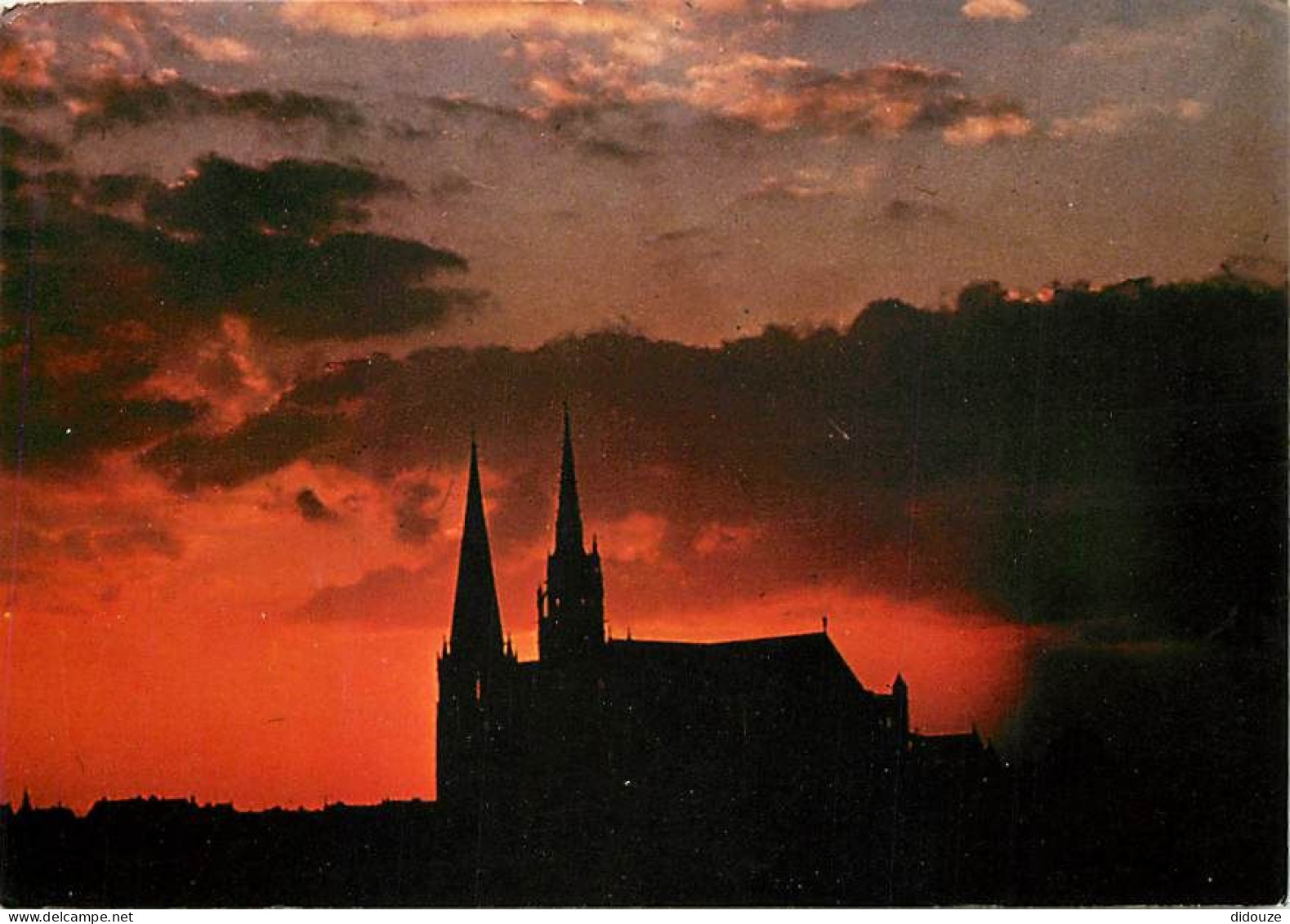 28 - Chartres - Cathédrale Notre Dame - Coucher De Soleil Sur La Cathédrale - CPM - Voir Scans Recto-Verso - Chartres