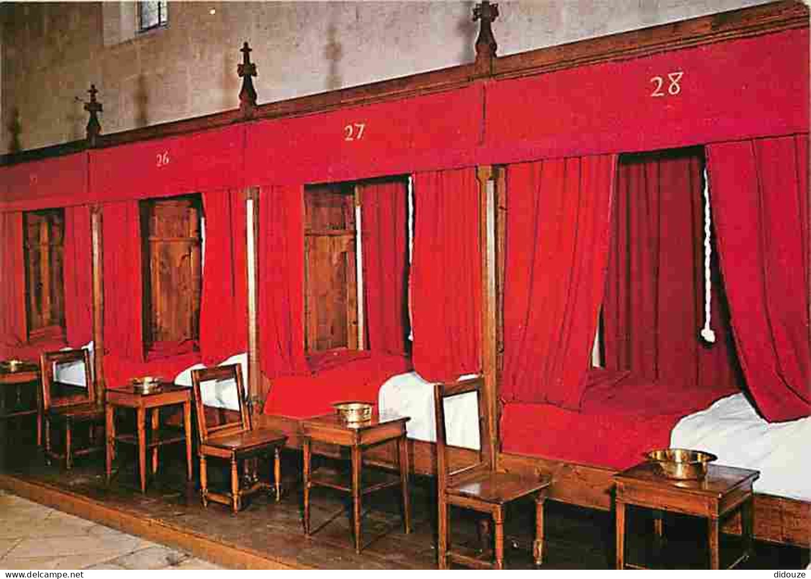 21 - Beaune - L'Hotel Dieu - Détail Des Lits Dans La Grande Salle - CPM - Voir Scans Recto-Verso - Beaune