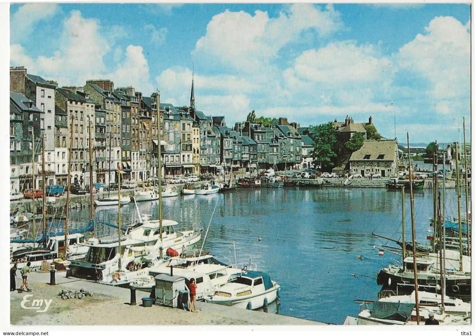 17 -  Honfleur - Le Vieux Bassin Et Les Façades Typique Du Quai Sainte Catherine - Honfleur