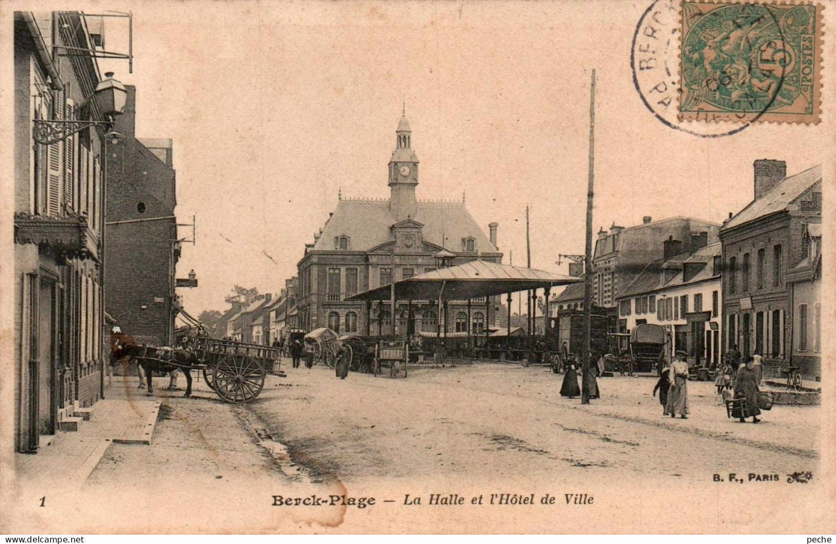 N°2311 W -cpa Berck Plage -la Halle Et L'Hôtel De Ville- - Berck