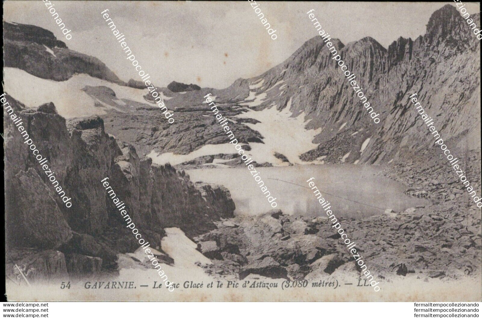 S686 Cartolina Gavarnie Le Lac Glace Et Le Pie D'astazou - Autres & Non Classés