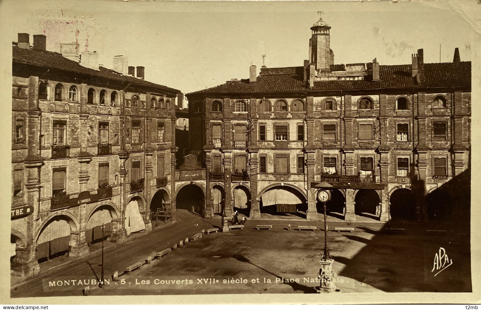 CPSM MONTAUBAN (Tarn Et Garonne) - Les Couverts XVIIe. Siècle Et La Place Nationale - Montauban