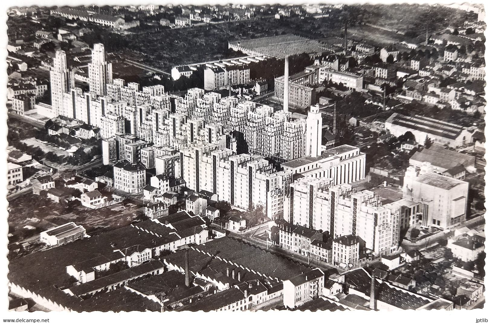 CPSM Carte Postale / 69 Rhône, Villeurbanne / J. Cellard - 36201 / Vue Aérienne Sur La Cité Des Gratte-Ciel. - Villeurbanne